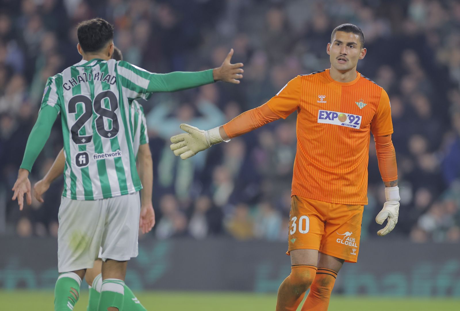 Vieites, vuelos sin motor para asentarse en la portería del Betis