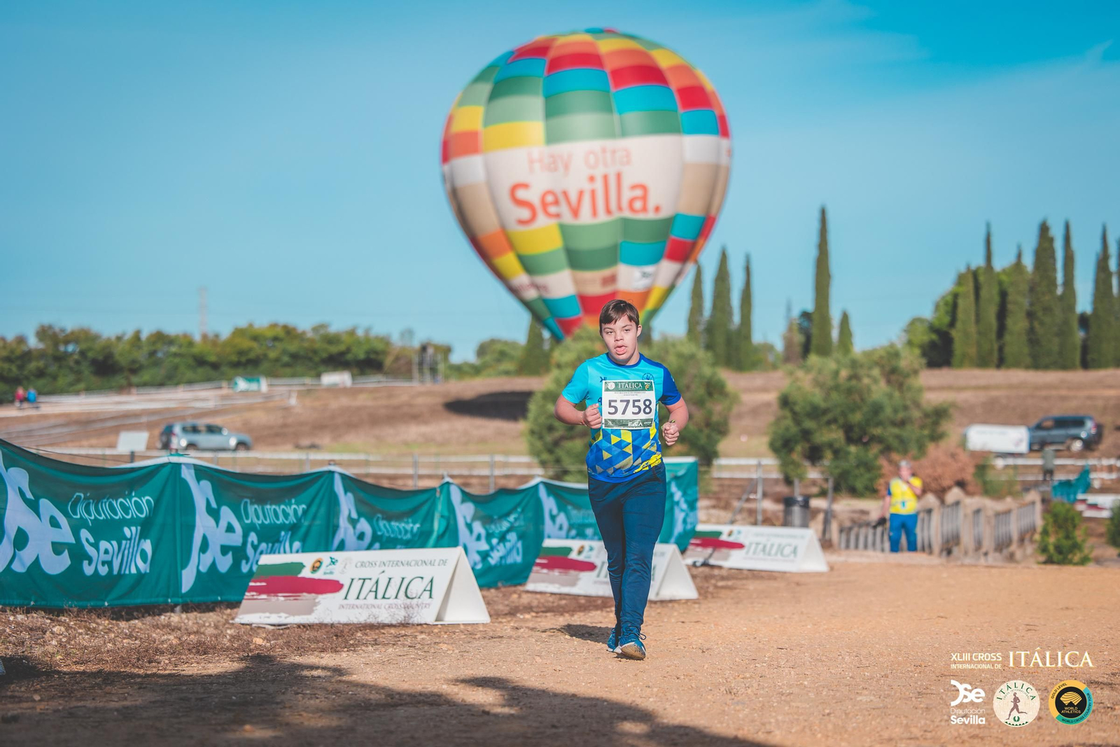 Búscate en las fotos del Cross de Itálica 2025 | 8