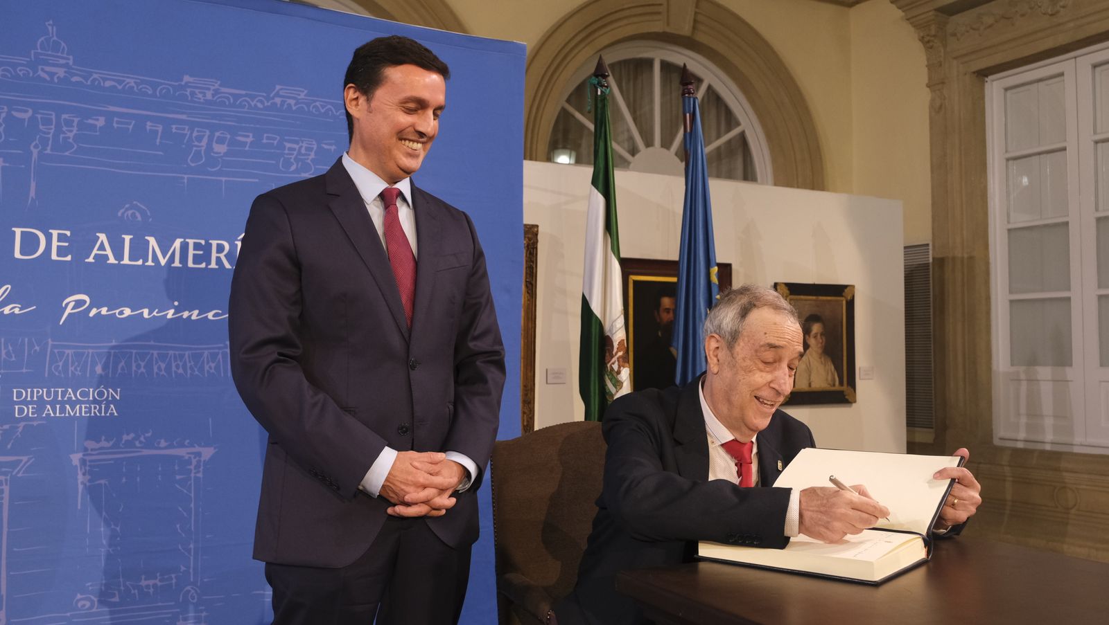 Imágenes de la entrega del Escudo de Oro de la Diputación de Almería a Ambrosio Sánchez