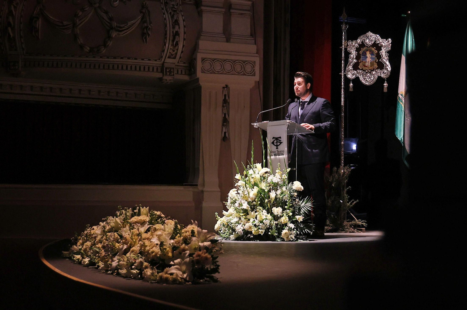 Pepelu Bonaño pregona a San Sebastián en el Gran Teatro de Huelva, en imágenes