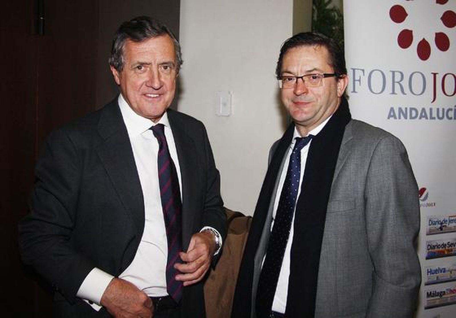 Juan María Sáenz de Buruaga, director general del Grupo BBK, con Fernando Seco, de la Fundación Antares.

Foto: Victoria Hidalgo y Juan Carlos Muñoz
