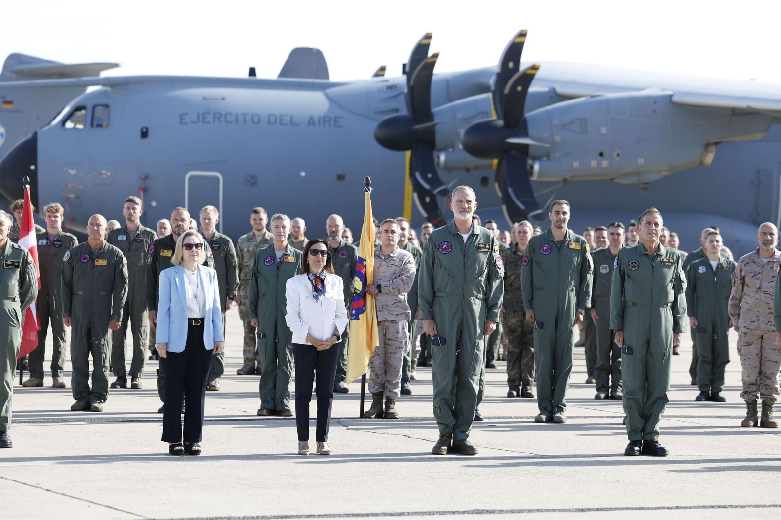 Felipe VI visita el European Tactica Airlift Centre para tripulaciones europeas en la Base Aérea