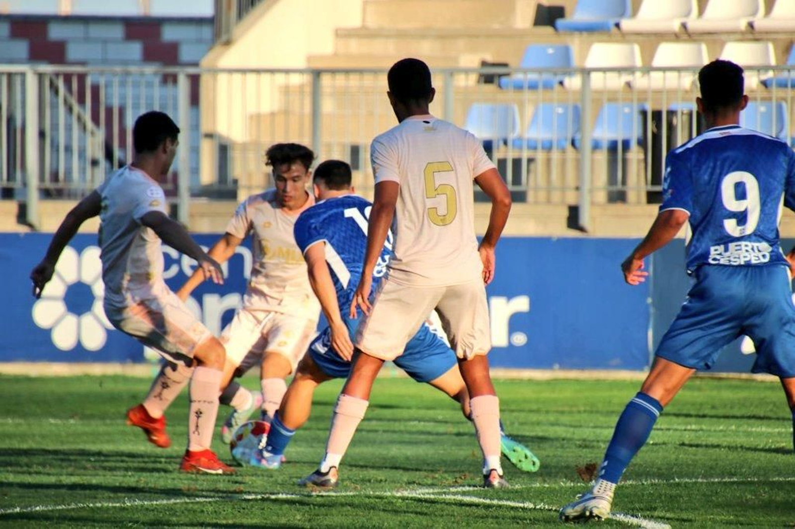 El cuadro local superó a los linarenses en un choque disputado.