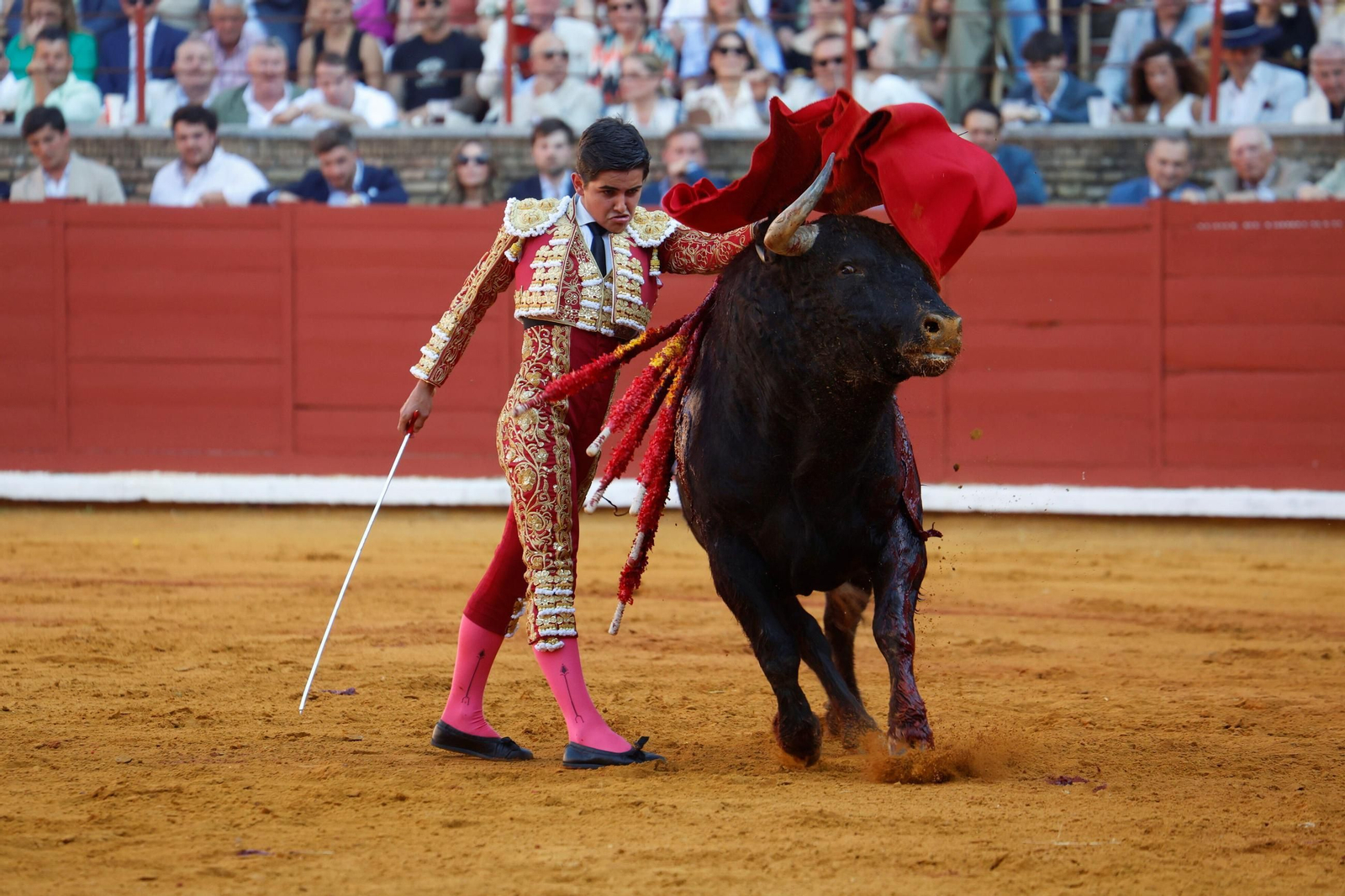 Manuel Román, Juan Ortega y Roca Rey, en la plaza de toros de Córdoba