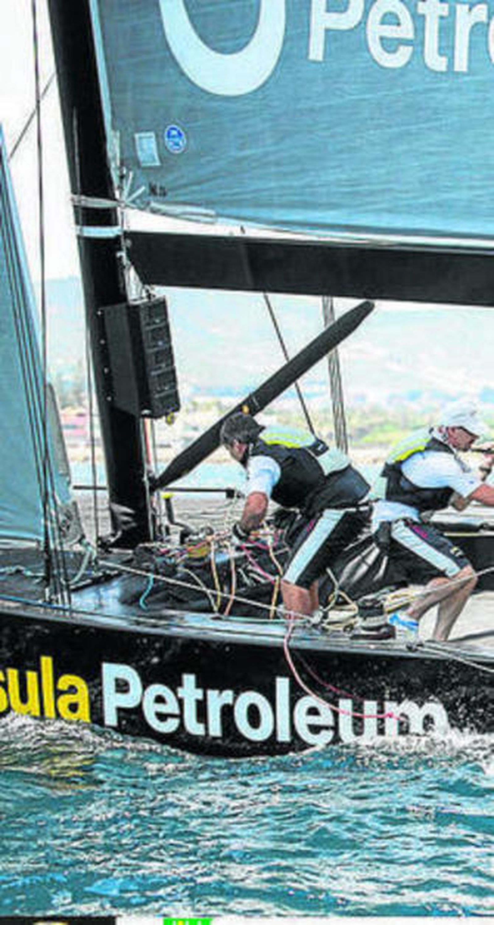 Imagen del 'Península Petroleum'.