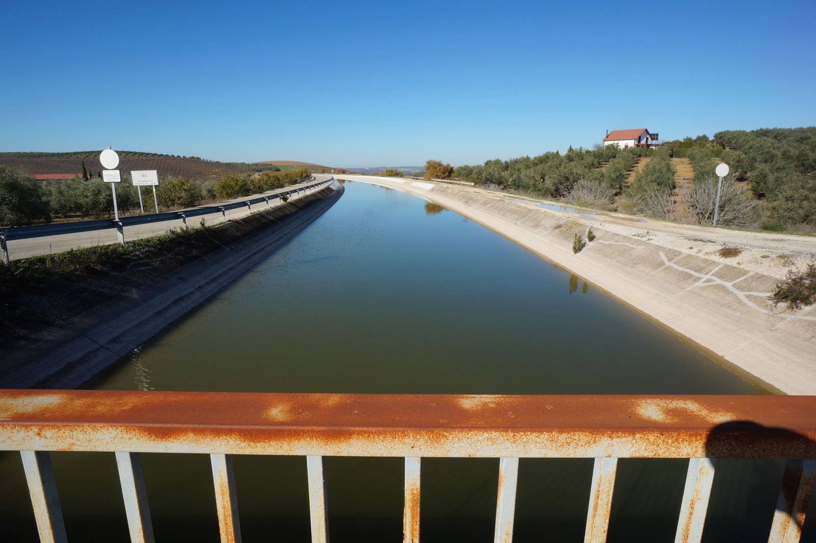 Canal de riego del Genil-Cabra.
