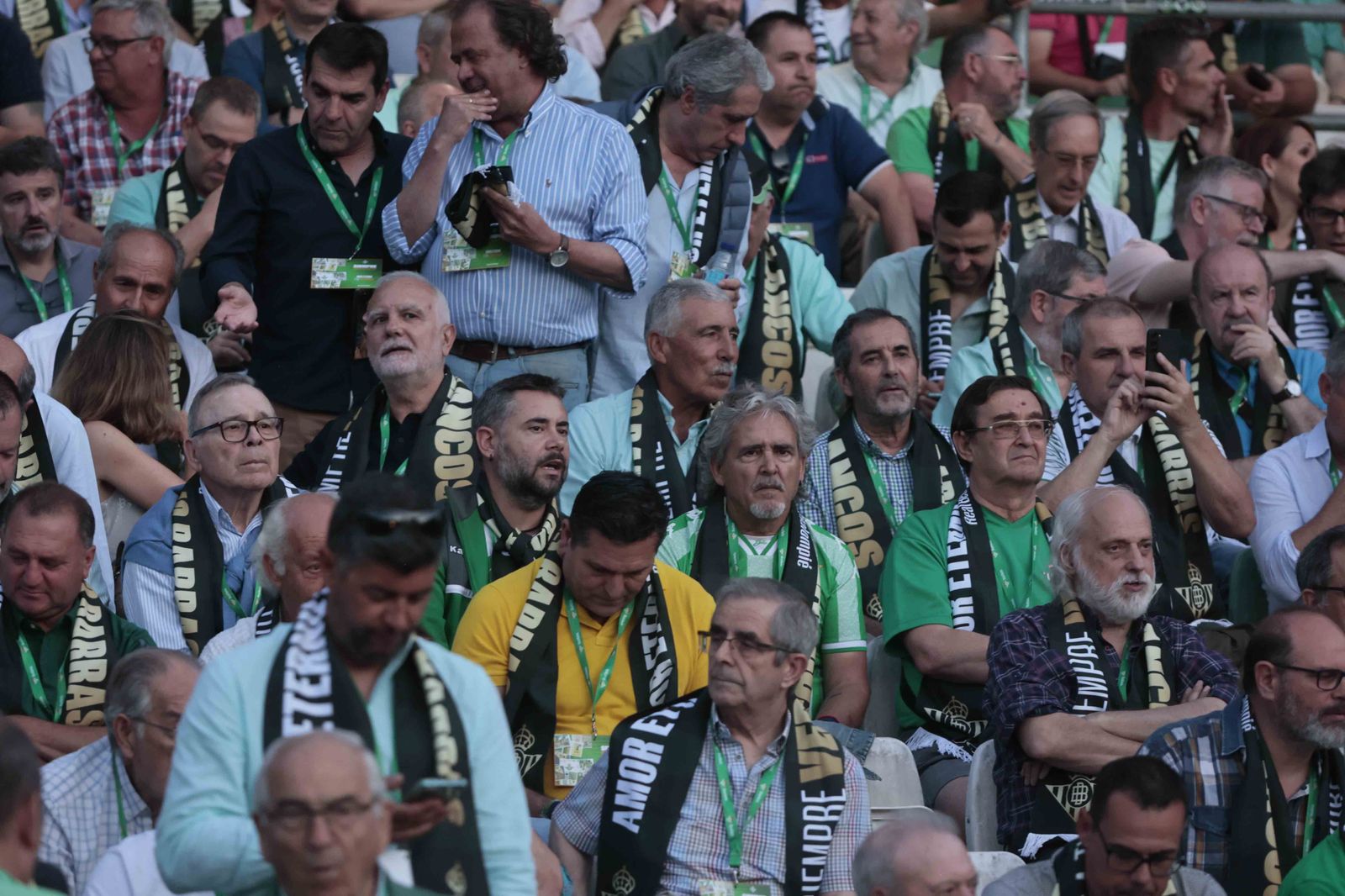 Búscate en el acto Siempre Verdiblancos