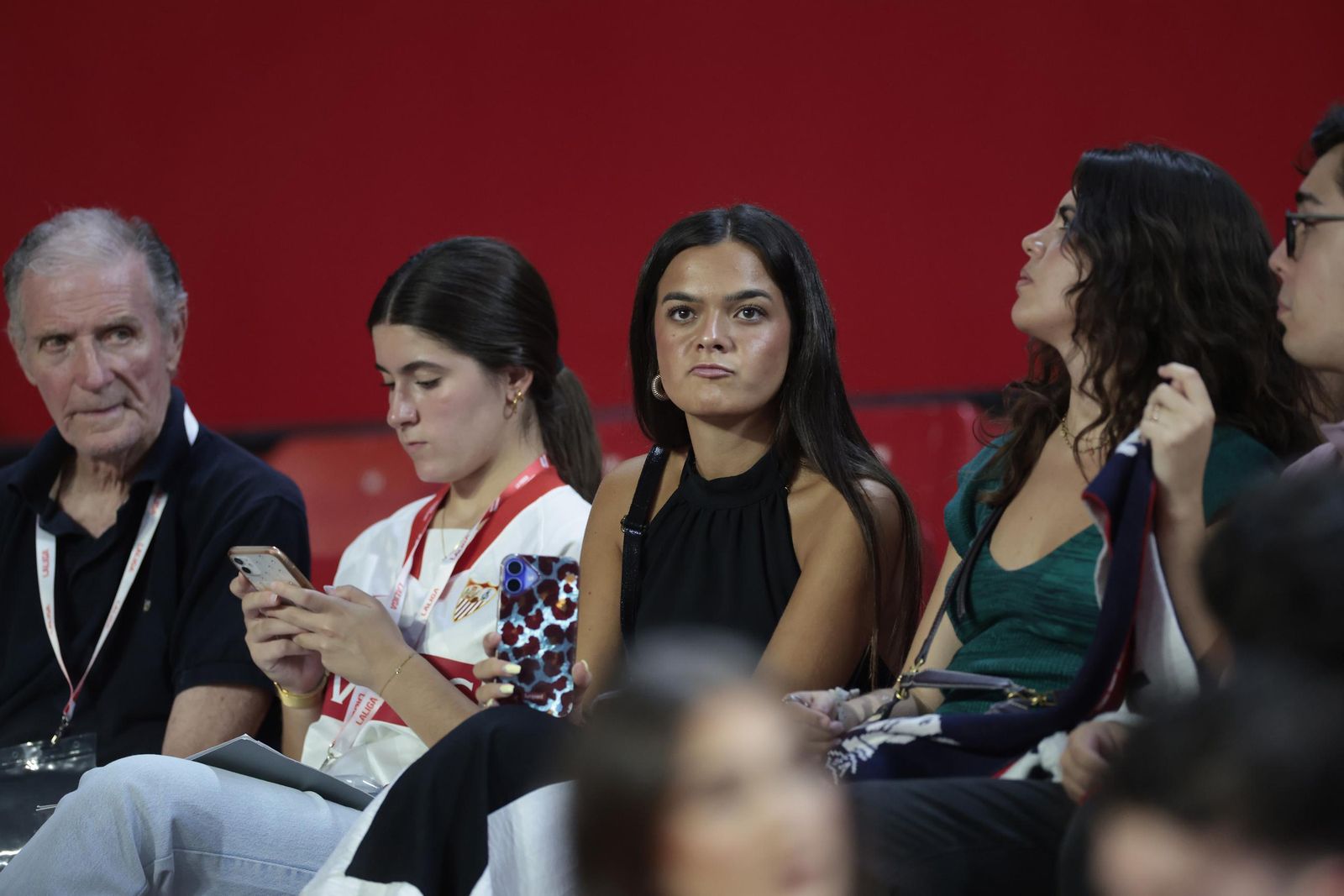 Búscate en las fotos del Sevilla - Elche