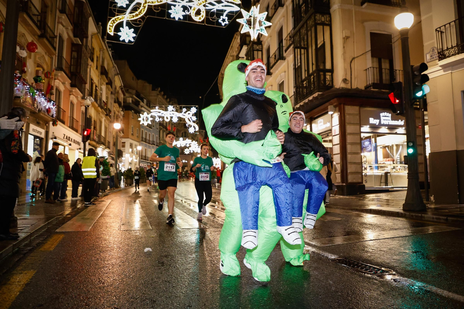 Búscate en la Carrera Nocturna de Disfraces de Granada