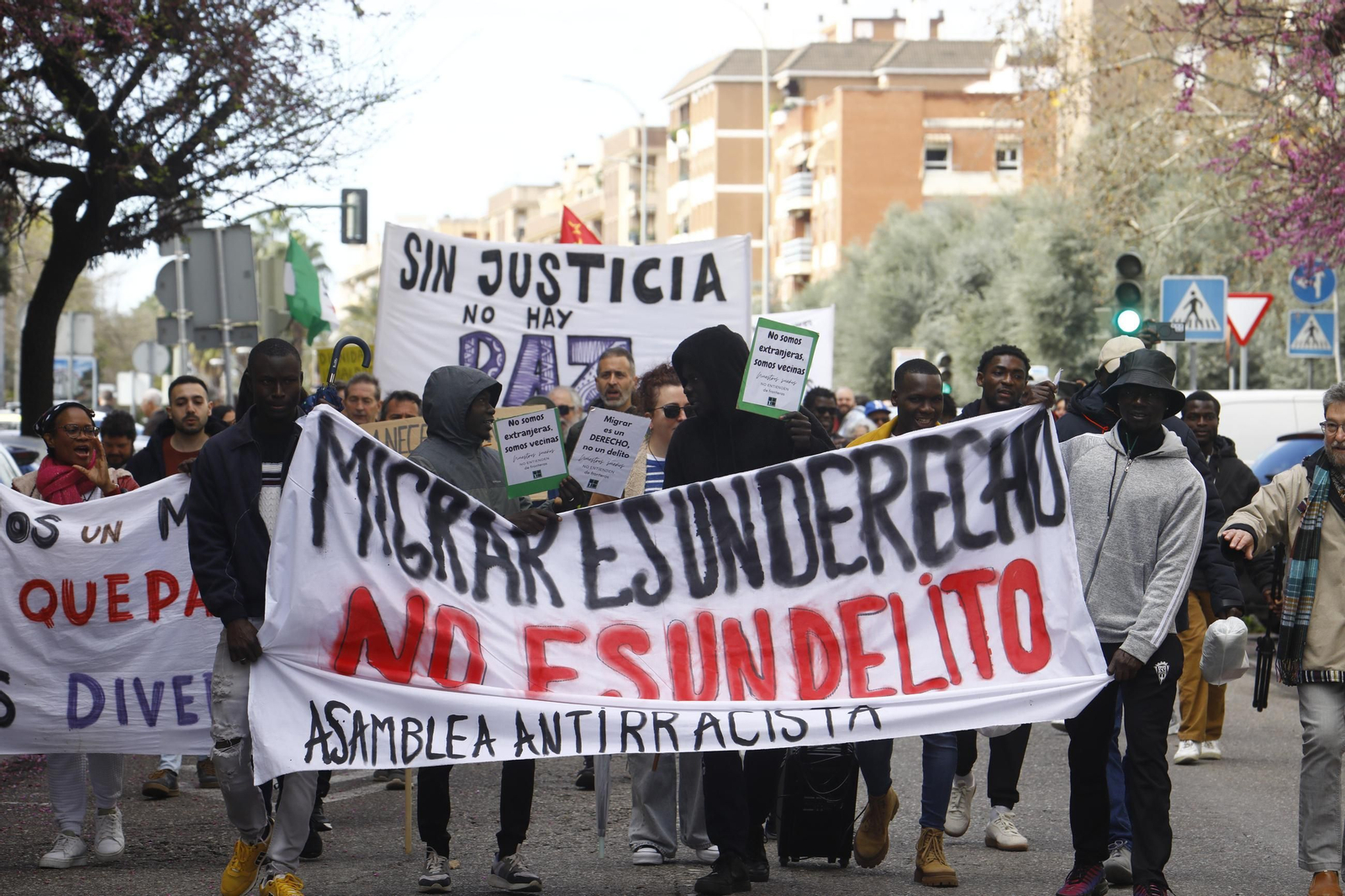 La manifestación antirracista por los derechos de las personas migrantes de Córdoba, en imágenes