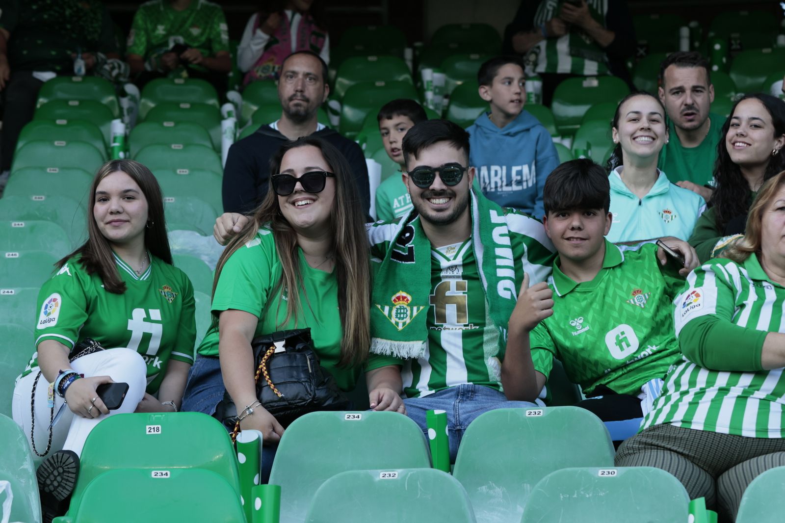 Buscáte en las gradas del Villamarín