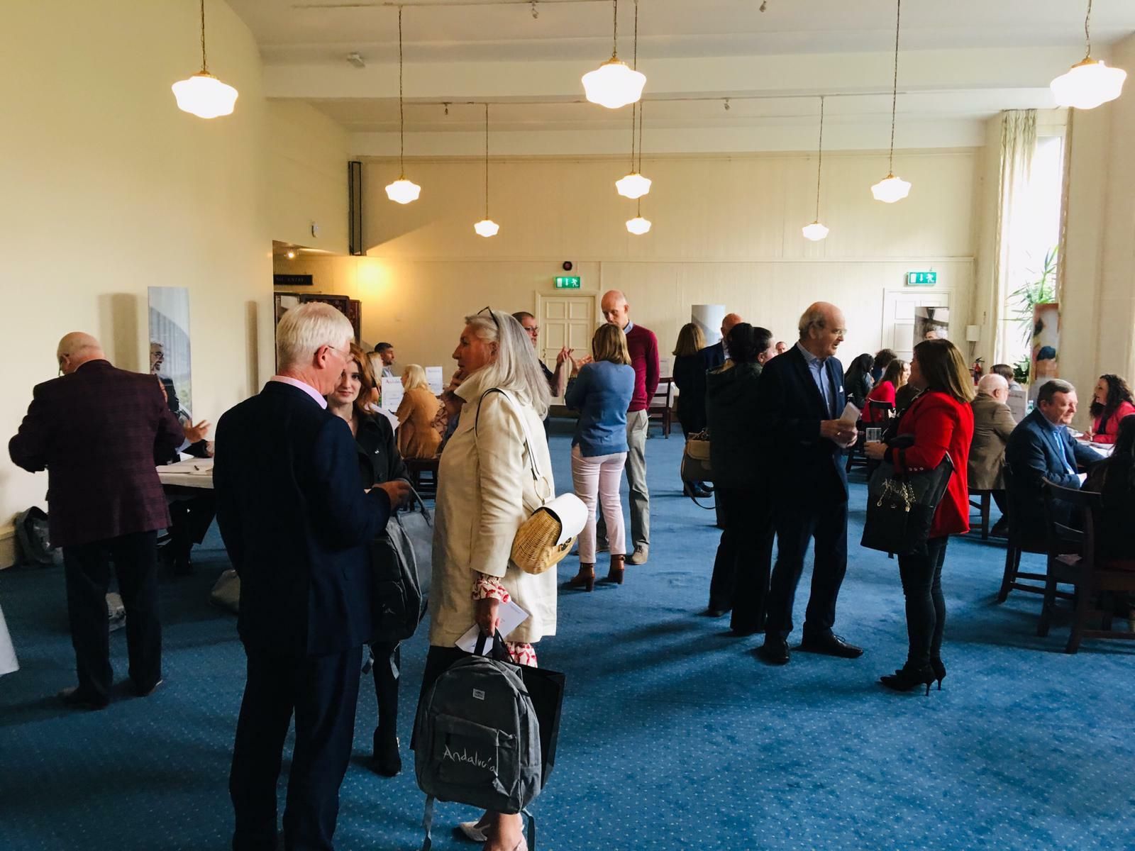 Profesionales del sector turístico participan en el encuentro.