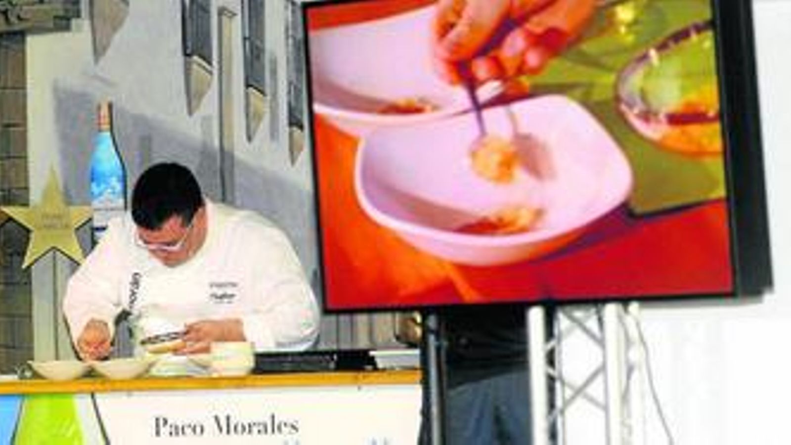 El asturiano Marcos Morán, en un momento de su intervención en el salón Don Benigno de Bodegas Barbadillo.