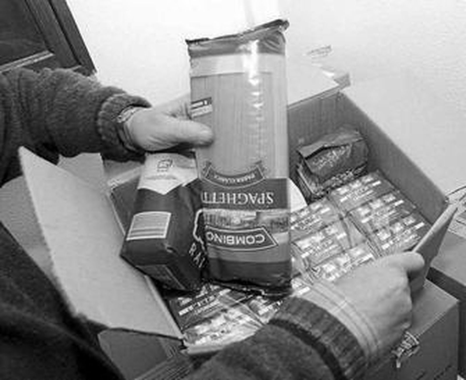 Imagen de una de las cajas de alimento.