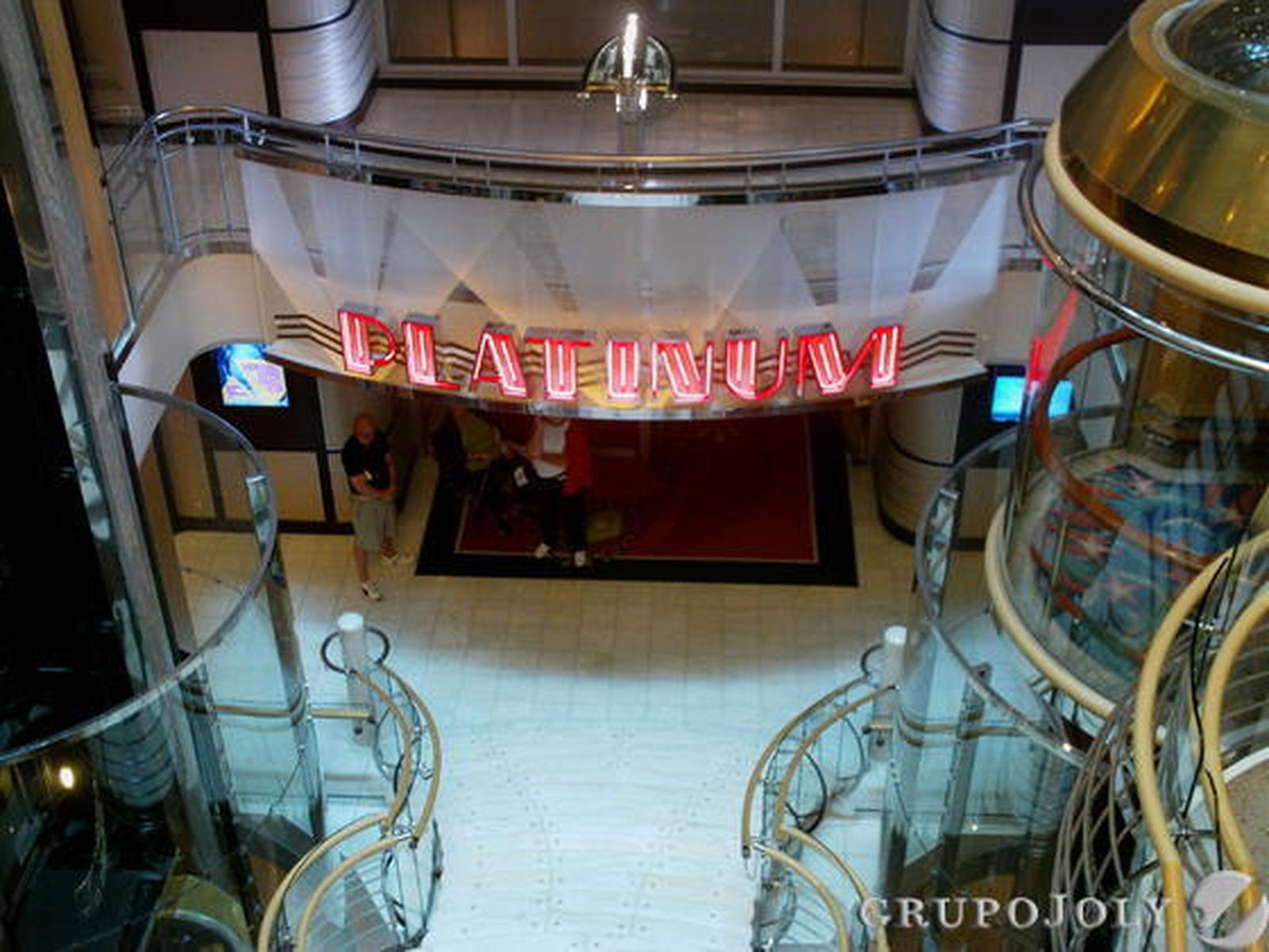 Imágenes del interior del crucero, una auténtica ciudad flotante

Foto: Rosa Gomez