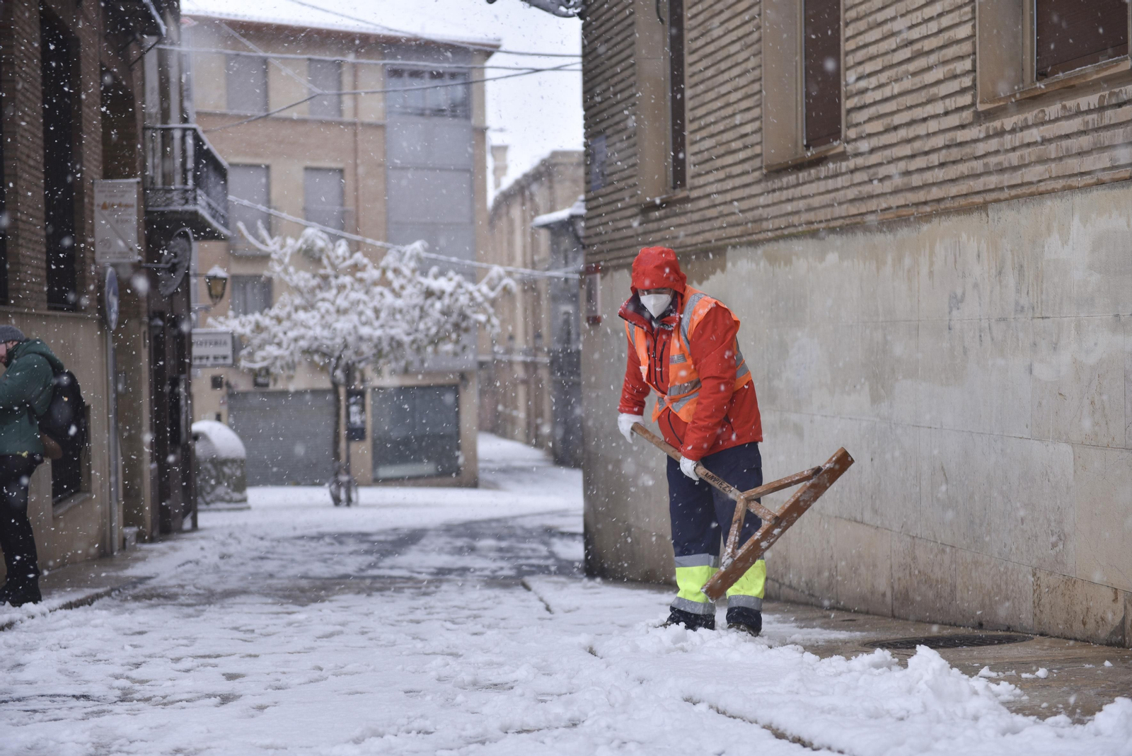 El segundo día del temporal 'Filomena' en imágenes: más nieve y caos