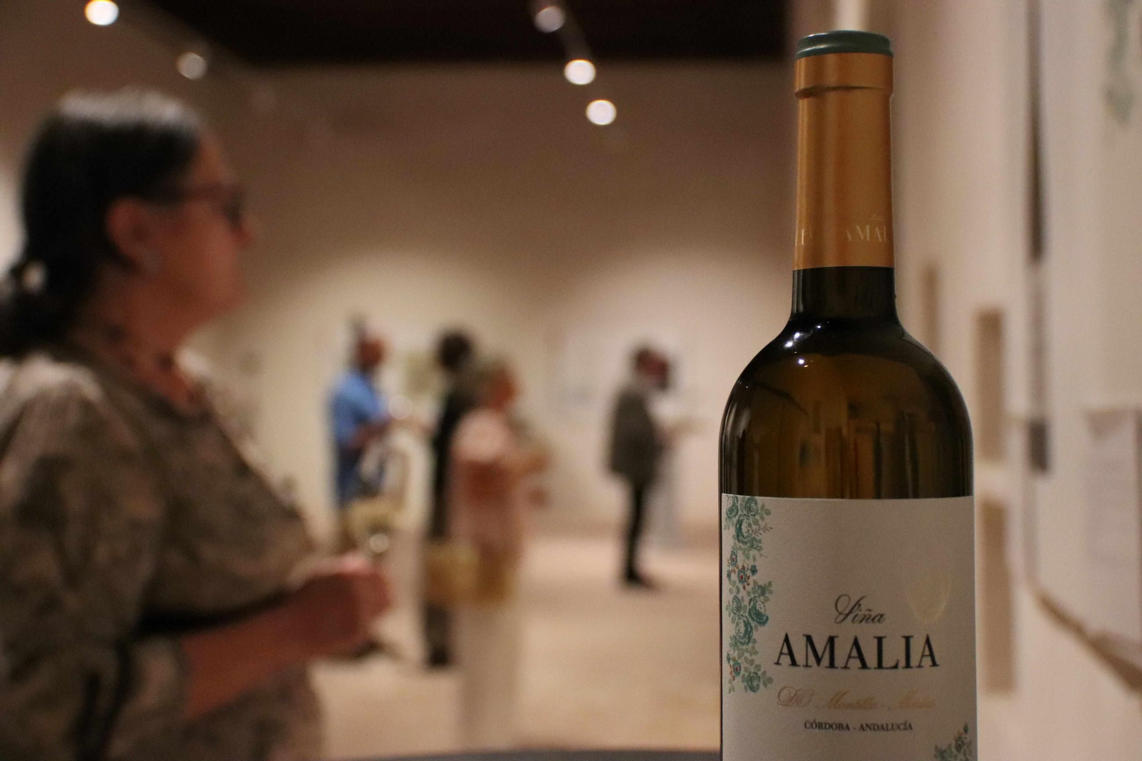 Las imágenes de la exposición de los vinos 'Con nombre de mujer' de Montilla Las imágenes de la exposición de los vinos 'Con nombre de mujer' de Montilla