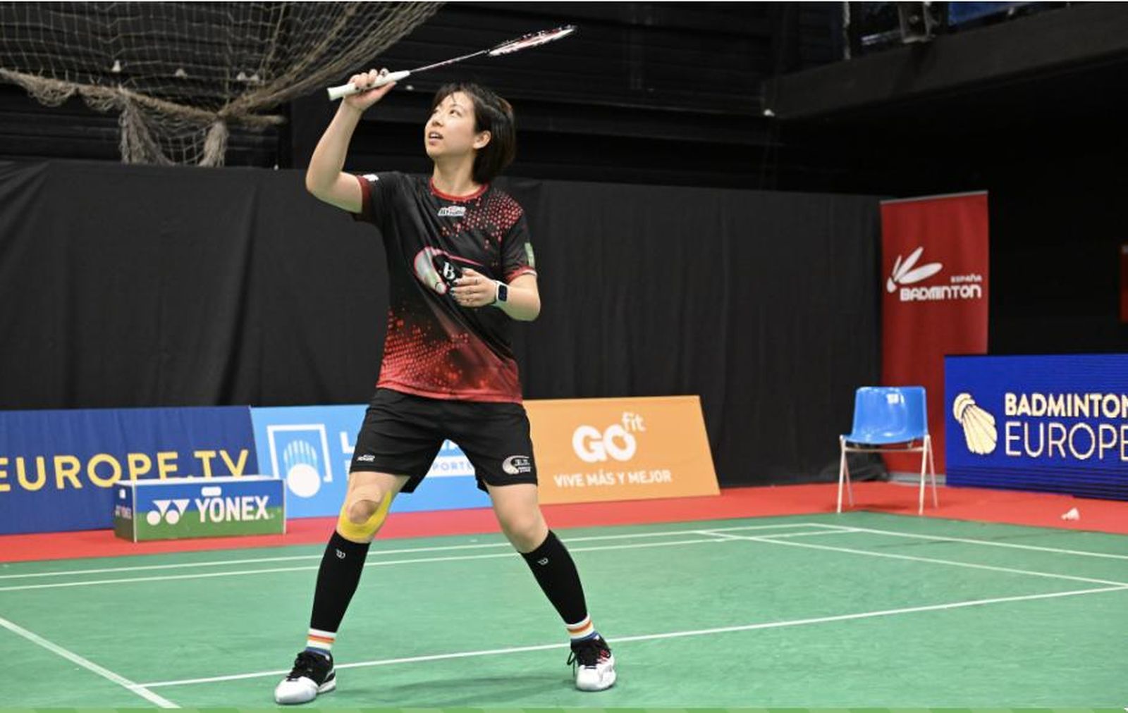 La china Xu Wei golpea el volante durante su partido.