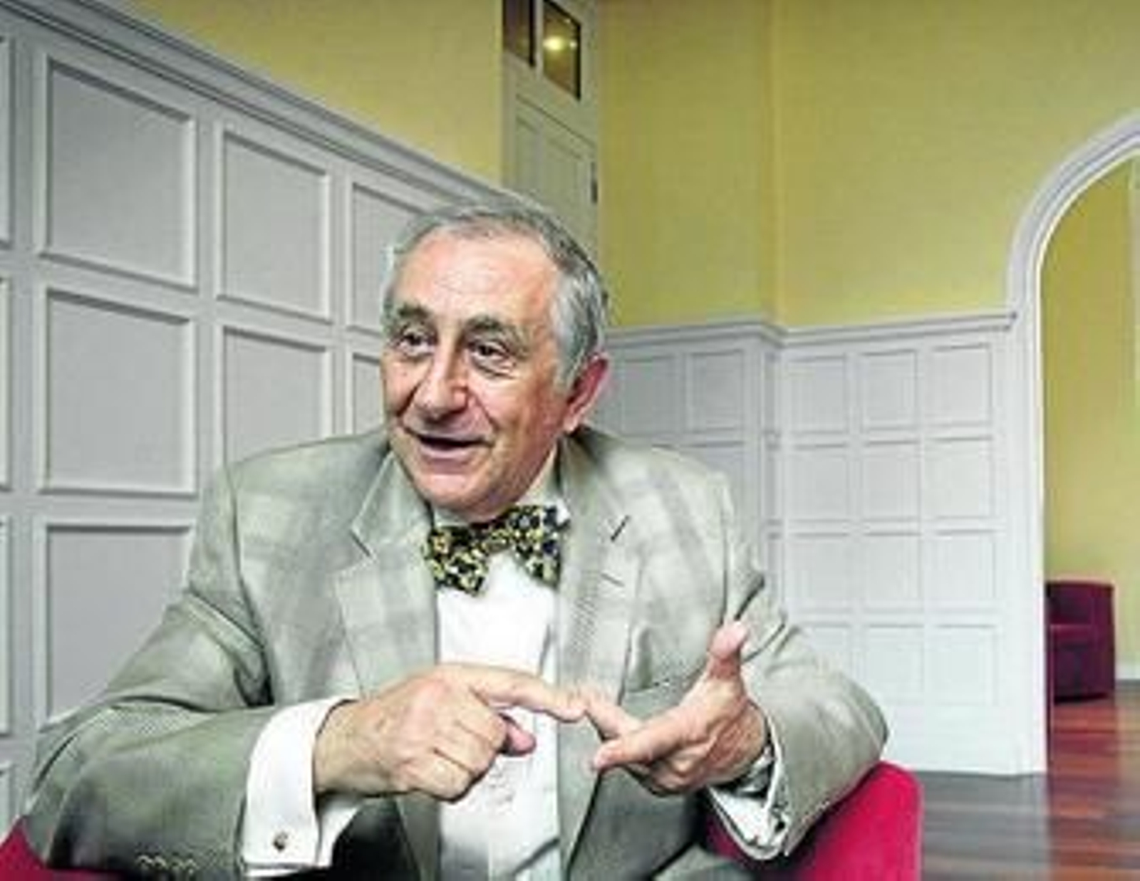 Chencho Arias, diplomático español nacido en Albox.