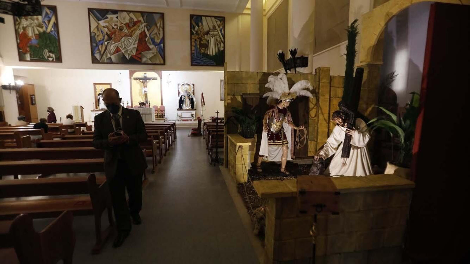 Fotos del Jueves Santo en Algeciras: Tres Caídas, Nazareno y Cristo de la FE