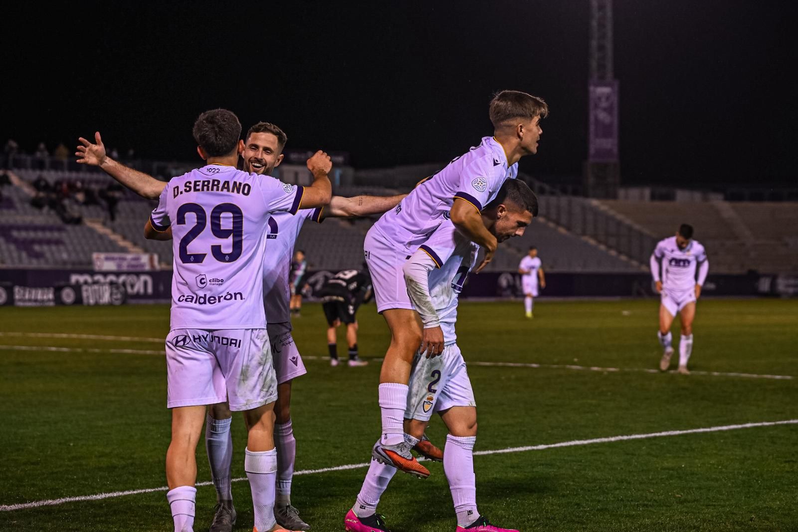 El Estepona respira (0-3) y el Atlético Malagueño se hunde más (3-0)