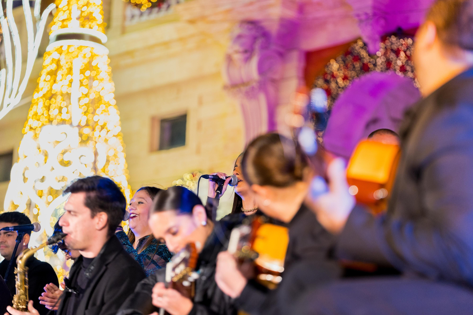 Imágenes de la final del Concurso de Coros de Campanilleros de la peña Chato en San Fernando.