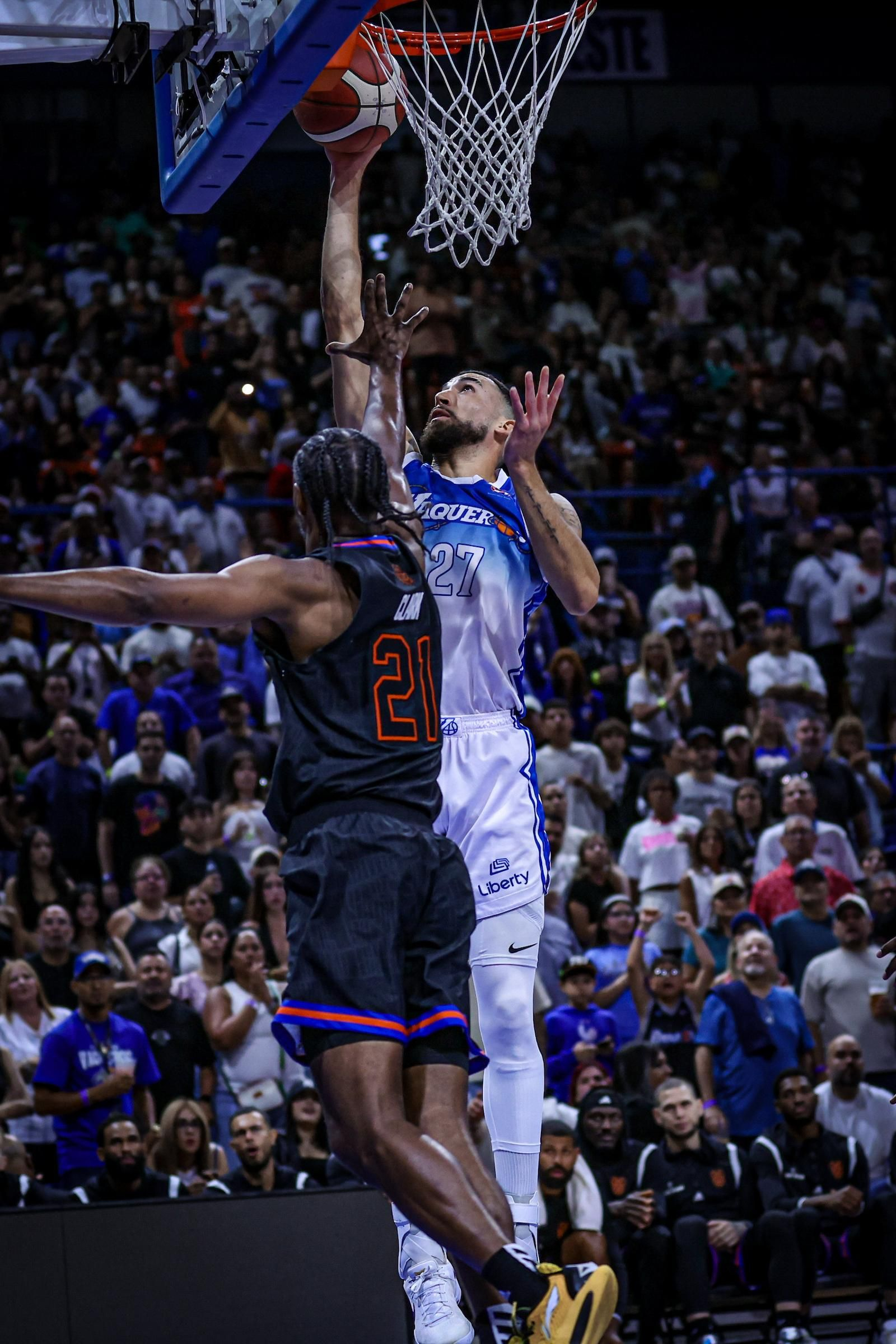 Show de Chris Duarte: 33 puntos y su equipo, a una victoria de la final