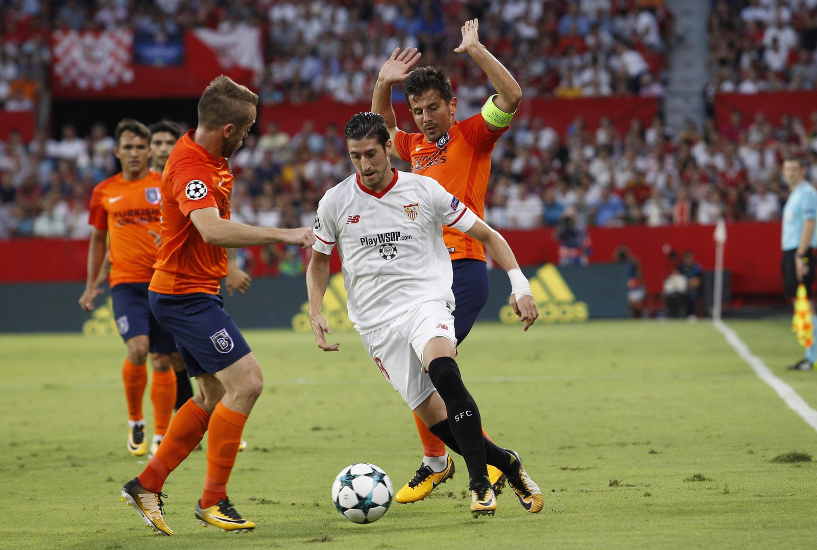 Las imágenes del Sevilla-Basaksehir