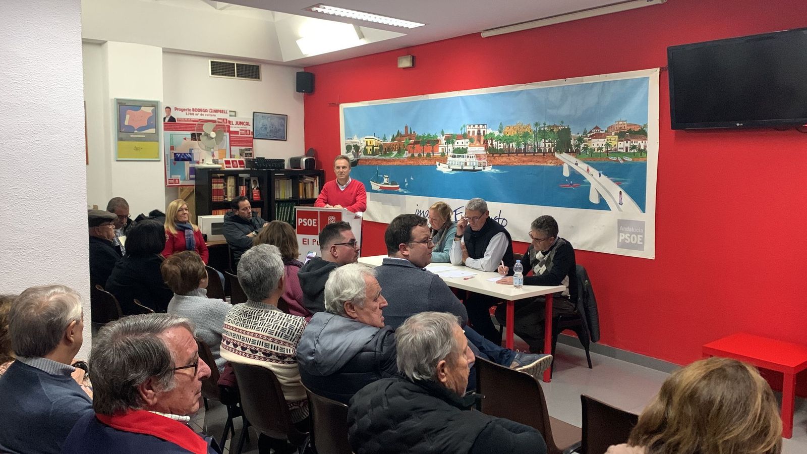 La candidatura de David de la Encina fue aprobada por aclamación de la asamblea.