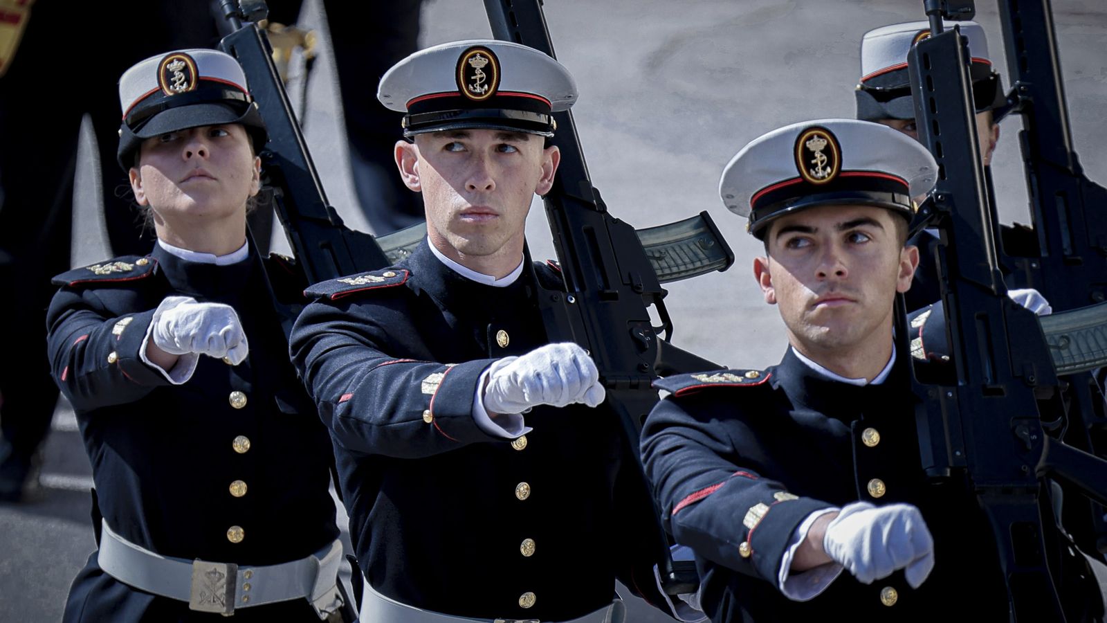 Las imágenes de la celebración del 489º Aniversario de la Infantería de Marina en Cádiz