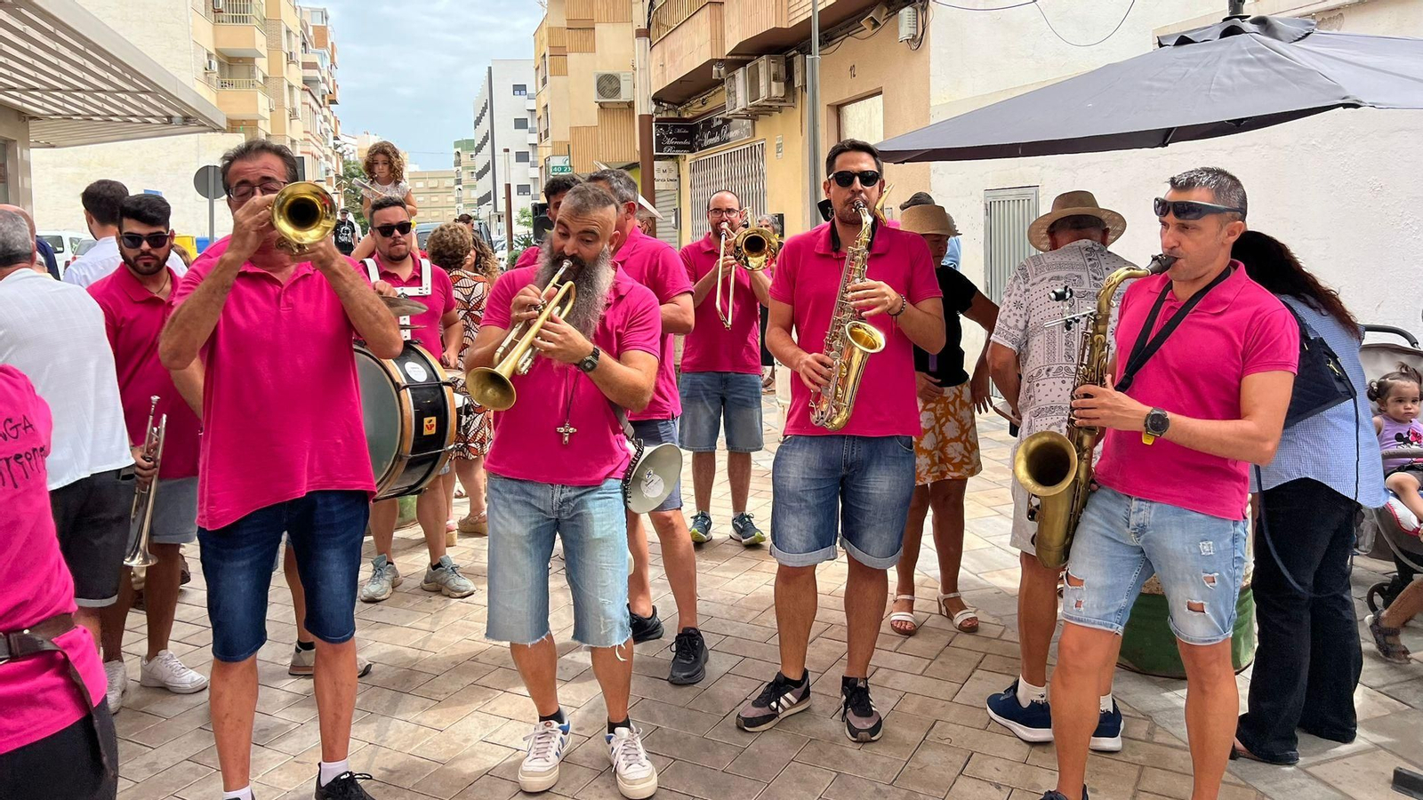 Las mejores imágenes de la primera jornada de las fiestas patronales de Adra