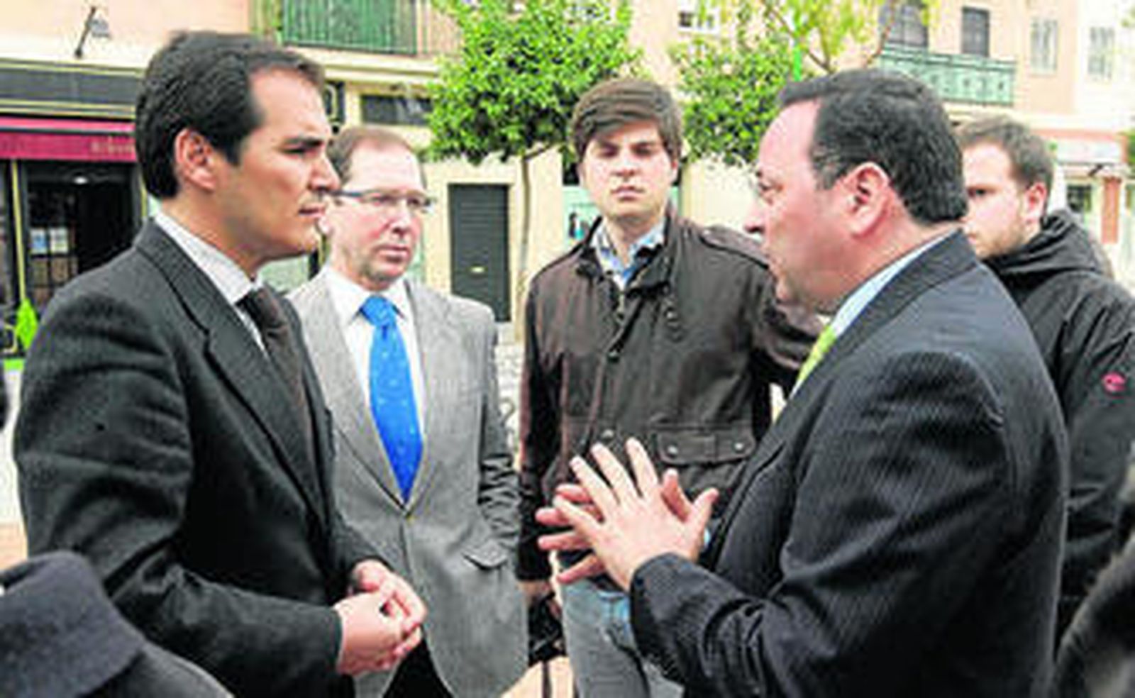 José Antonio Nieto y Francisco Martínez, durante su encuentro.