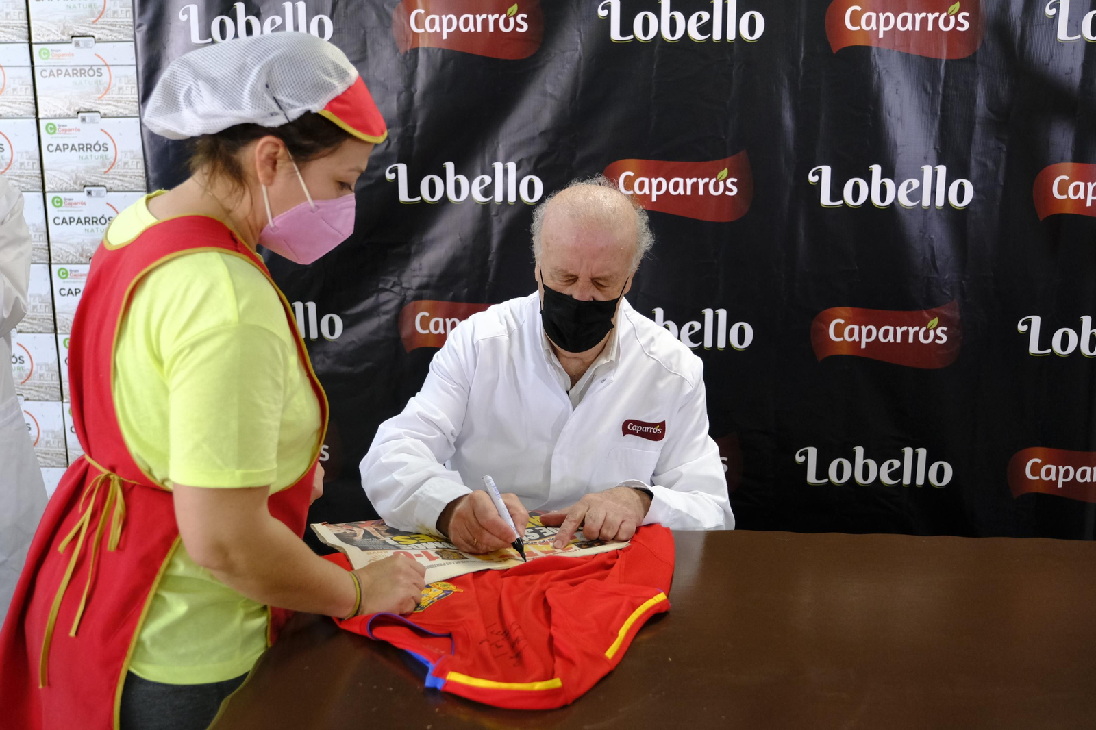 Fotogalería de la visita de Vicente del Bosque a Grupo Caparrós.
