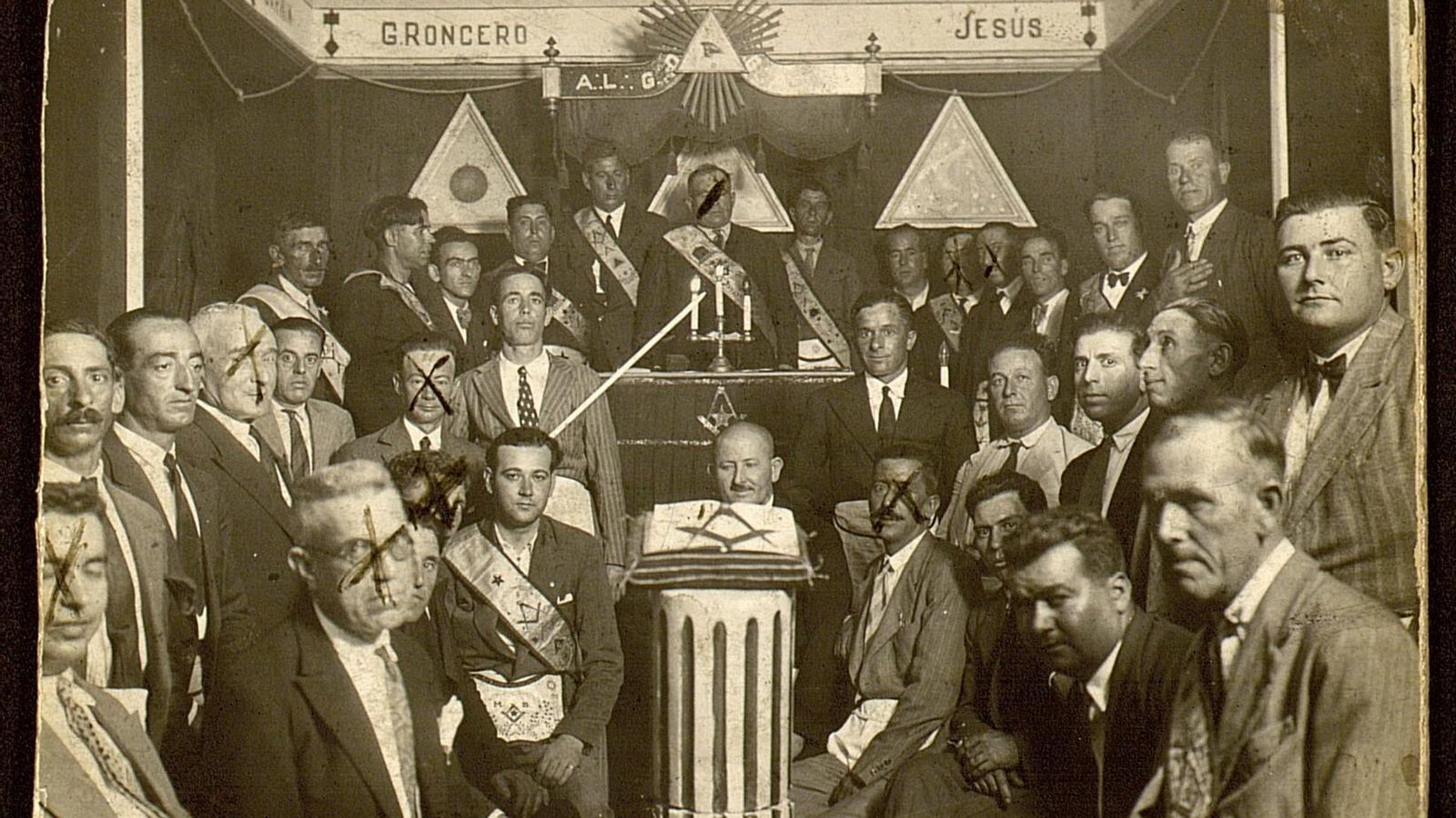 Logia González Roncero nº 52 de Los Barrios con algunos miembros de Trafalgar nº 20 de Algeciras.