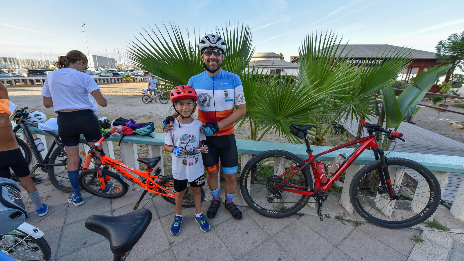 Marcha en bicicleta por la Semana de la Movilidad en La Línea, en imágenes