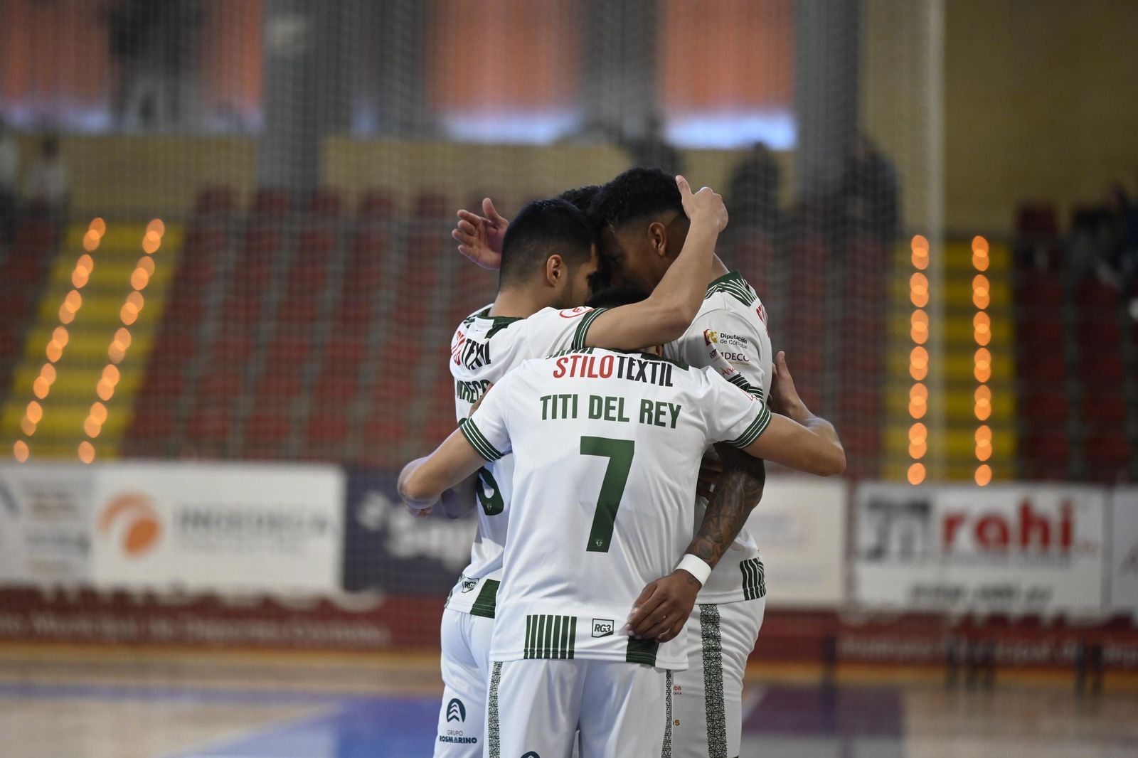 Las mejores fotos del ambiente en Vista Alegre para el Córdoba Futsal - Ribera Navarra