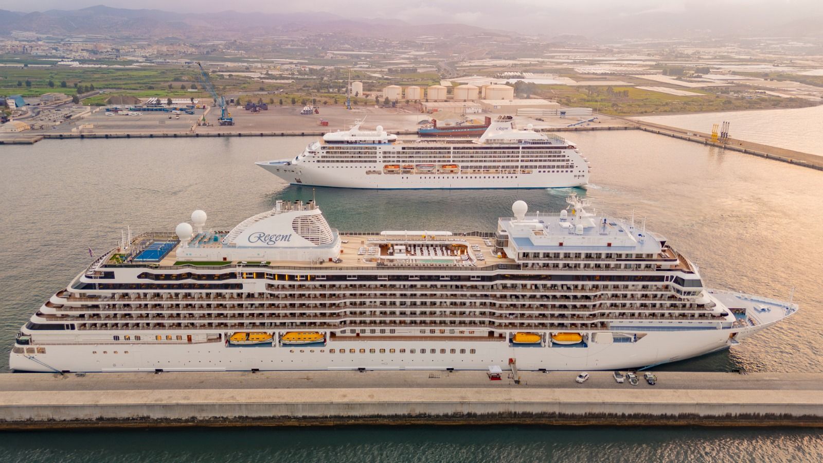 Cruceros en el Puerto de Motril.