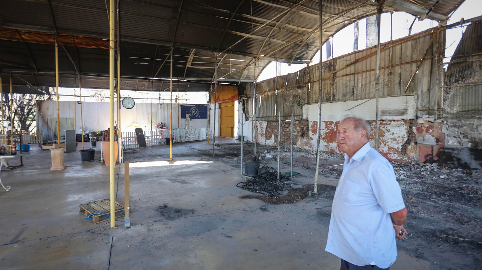 Así son las labores de recuperación de Viveros Olmedo, más de un mes después del incendio que arrasó el negocio