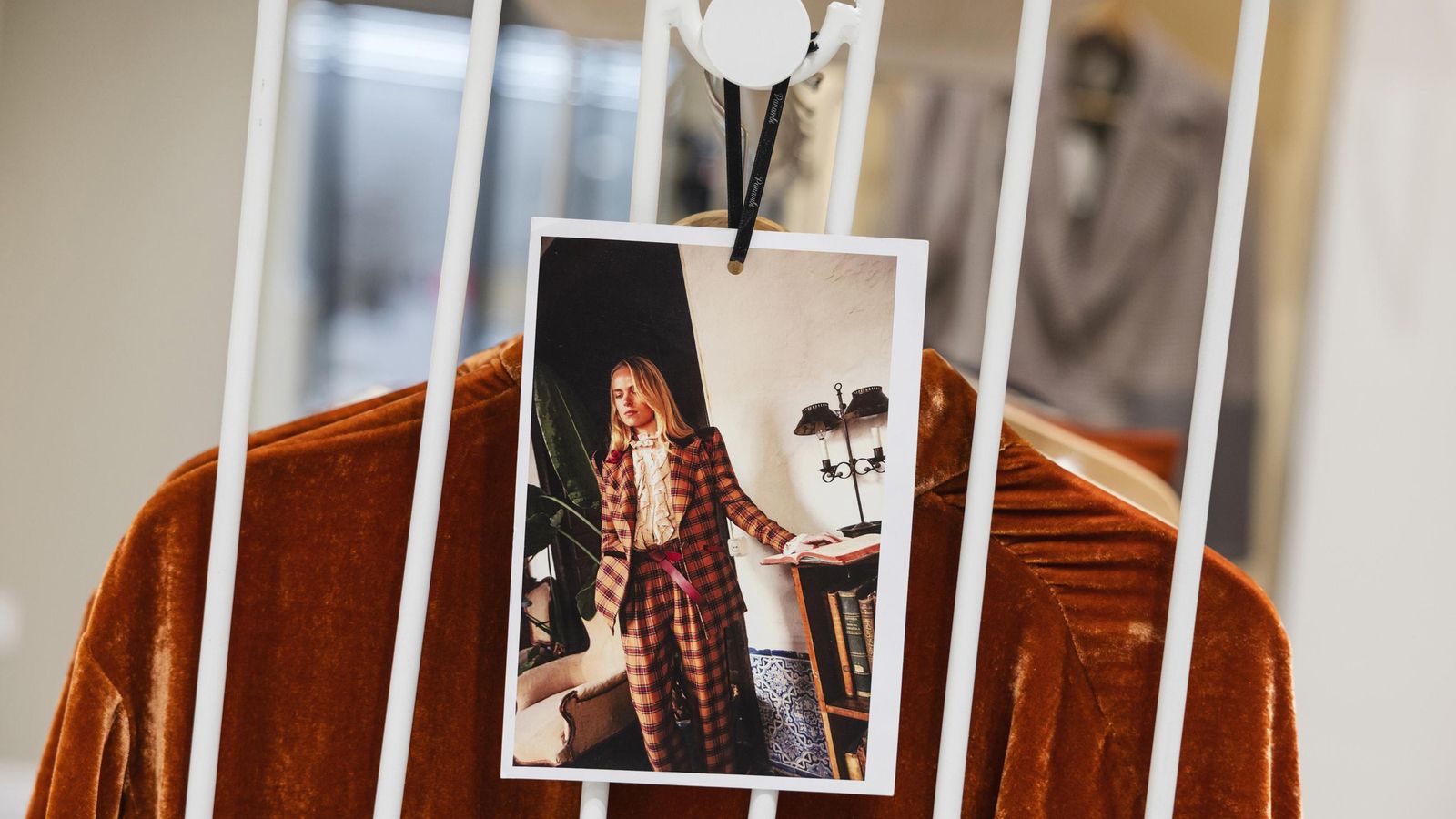 Detalles del interior del espacio pop up de Cherubina y Panambi en Sevilla Fashion Outlet.