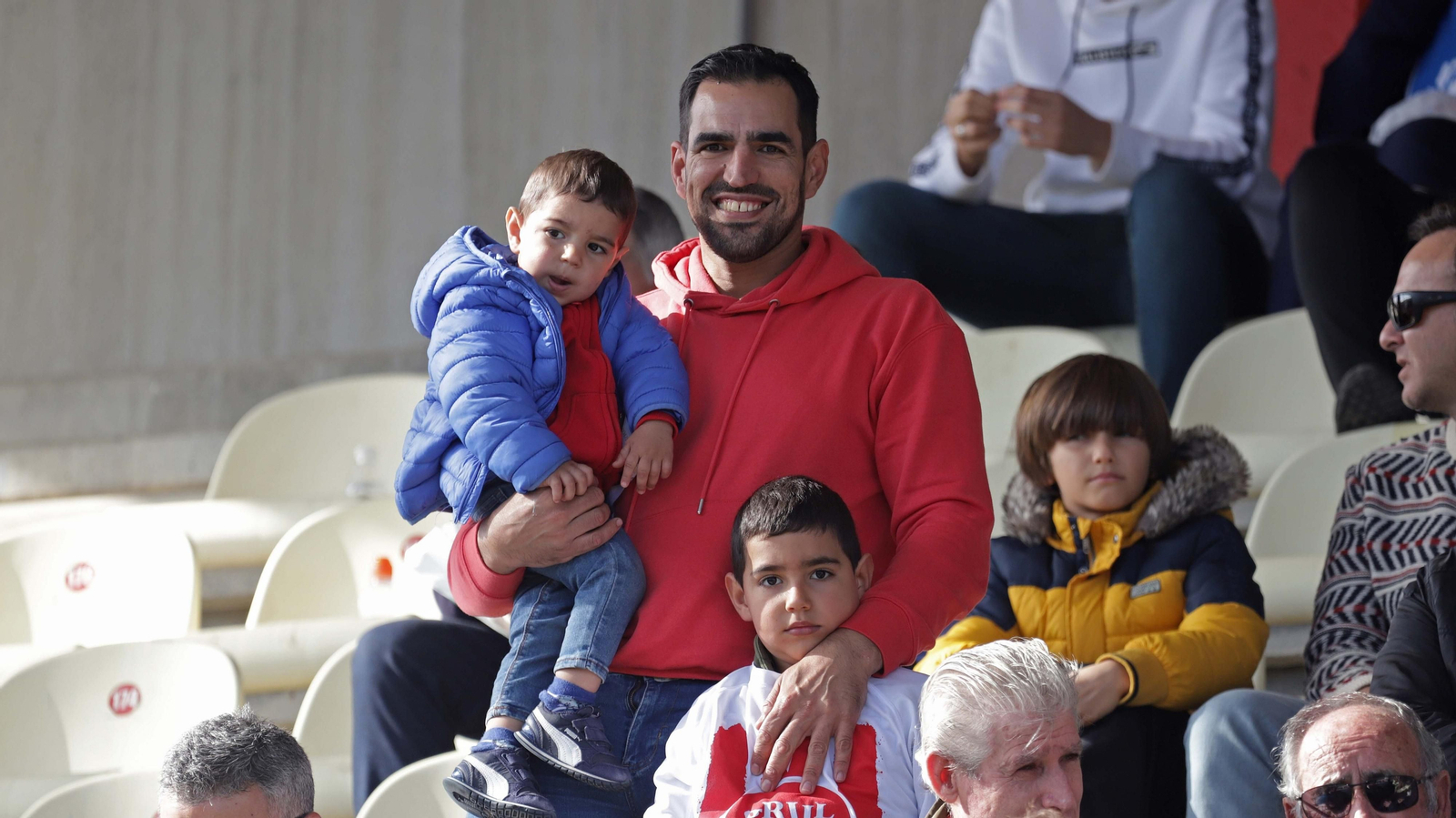 Fotos de la afición en el Nuevo Mirador