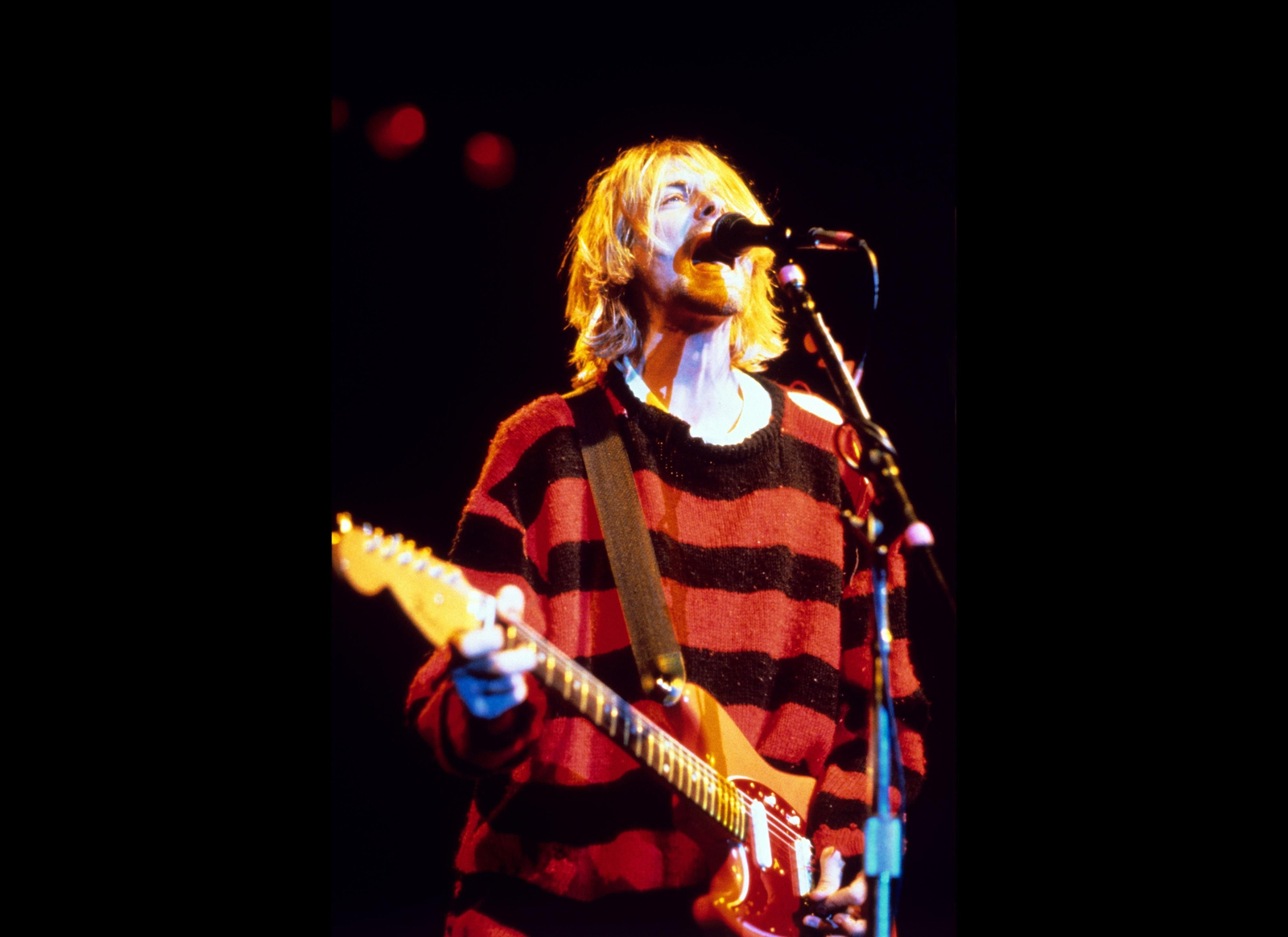 Kurt Cobain (Aberdeen, 1967-Seattle, 1994), en un concierto de Nirvana.