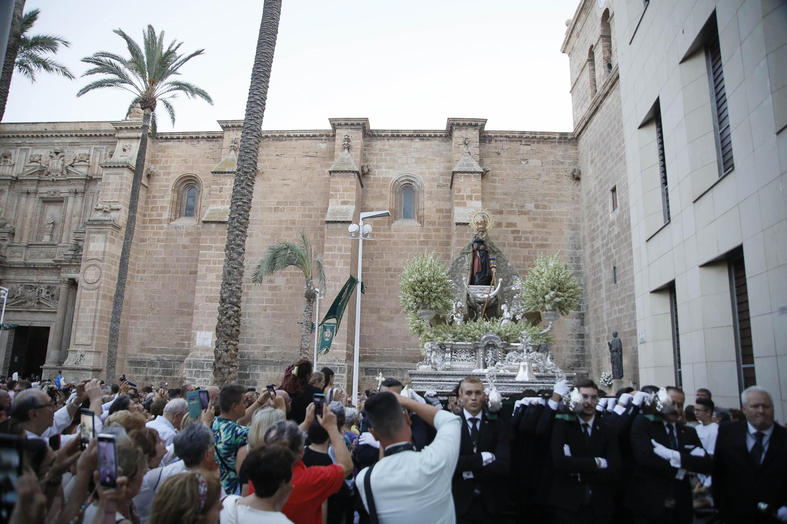 Las mejores imágenes de la procesión Stma. Virgen del Mar, acompañada por San Indalecio