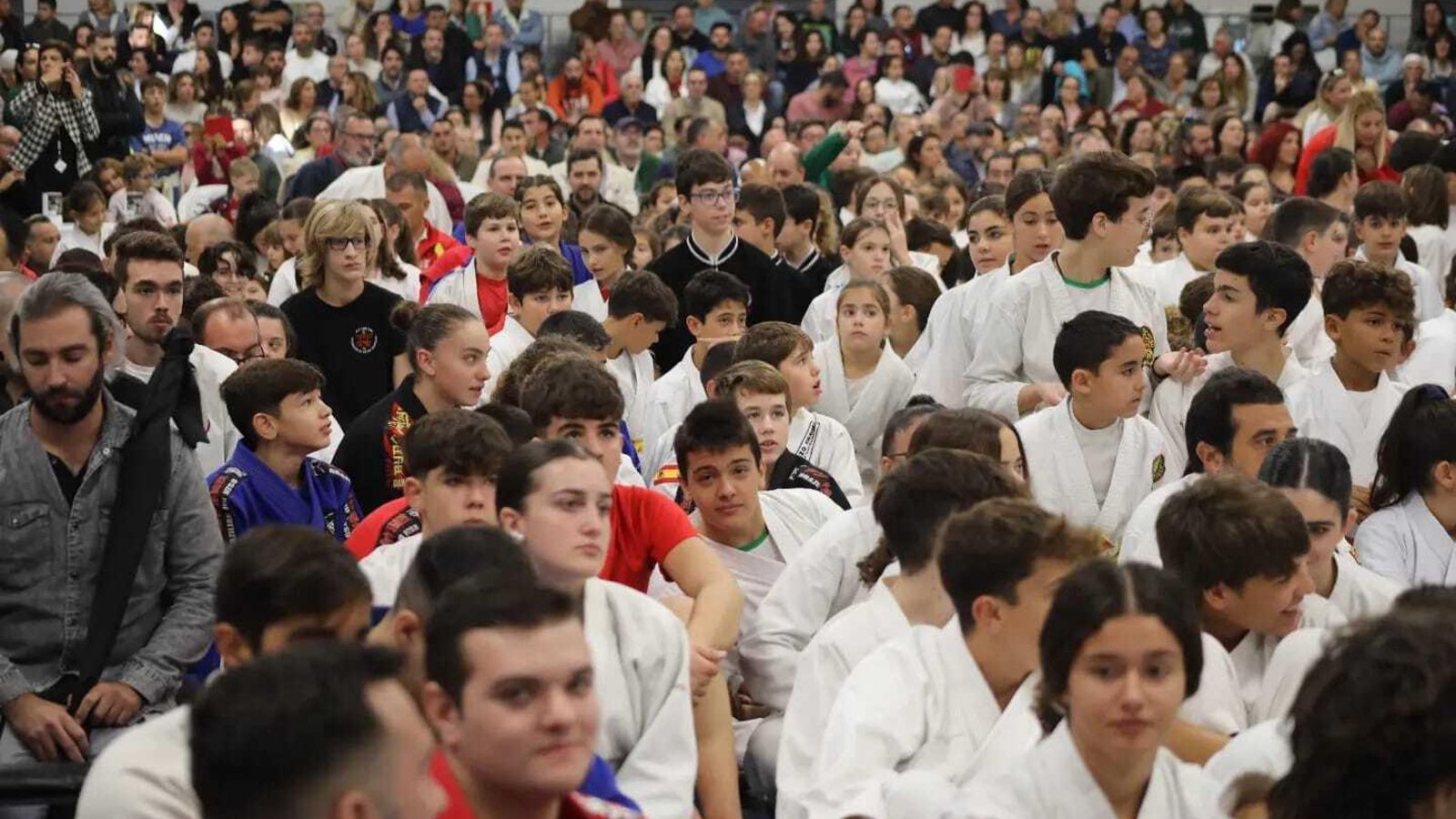 Las instalaciones del Club Nazaret se llenaron para seguir la Gran Gala.