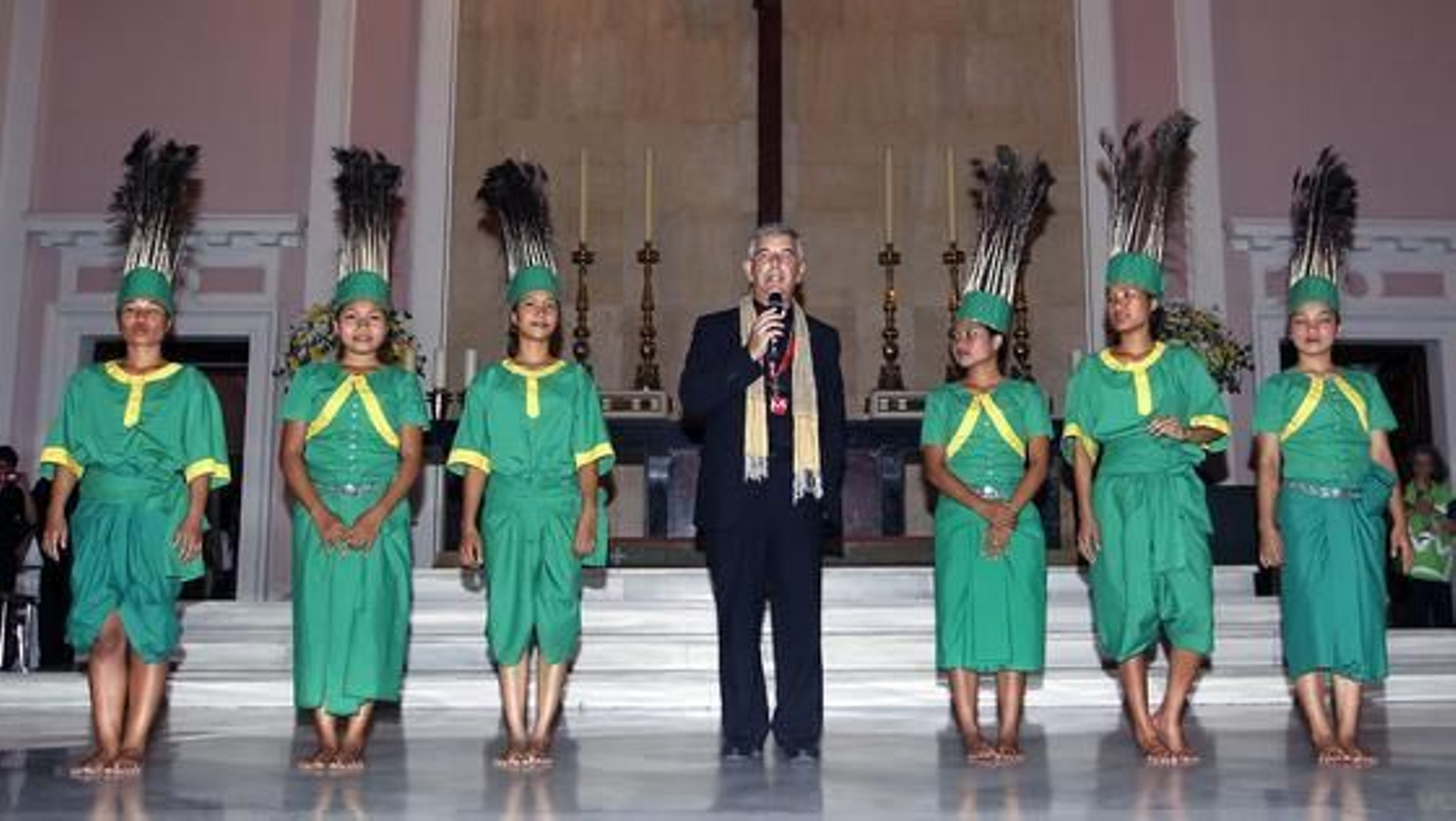 Foto: Leonardo Wen / J. L. Pino / Javier Liz? Manuel H. de Le? Gustavo cuevas / Miguel ngel Molina / Bernardo Rodr?ez