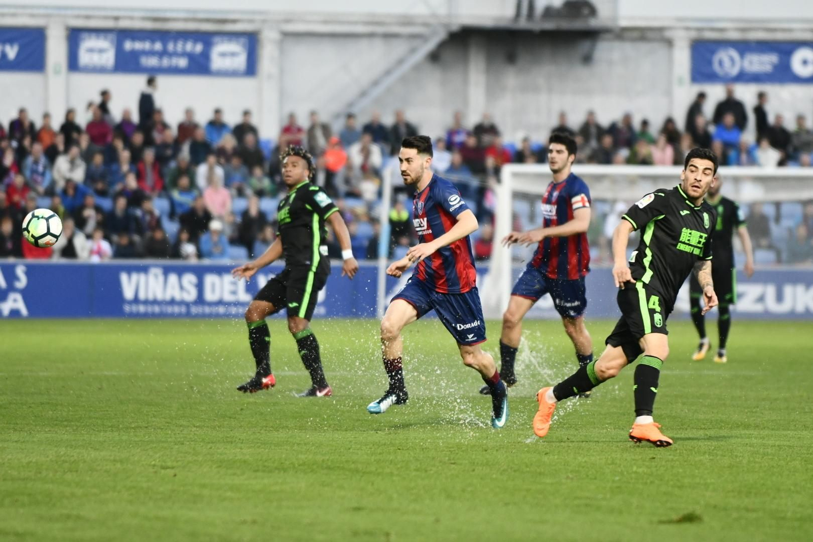 El Huesca-Granada CF, en imágenes