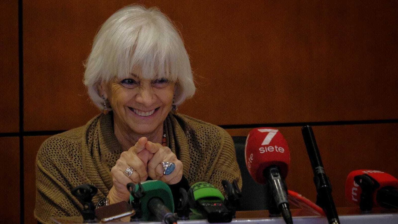 Teófila Martínez, con gesto sonriente, durante la rueda de prensa de balance del puerto de Cádiz