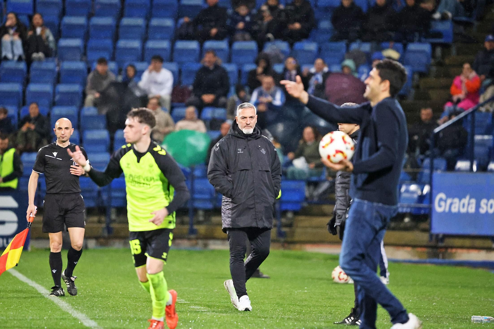 Arzu en la banda del Nuevo Colombino.