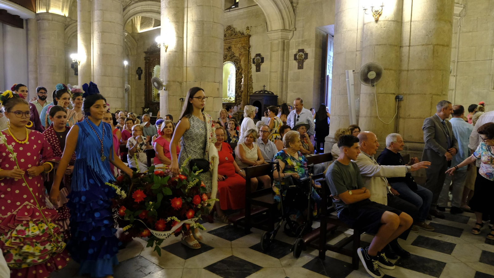 La ofrenda floral a la Virgen del Mar en la Feria de Almería 2025, en imágenes