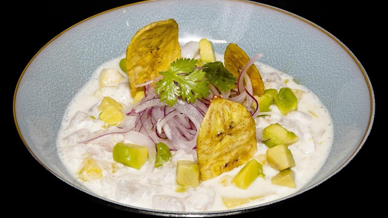 Cachitos Bar Cantina Ceviche de corval negro con coco y mango