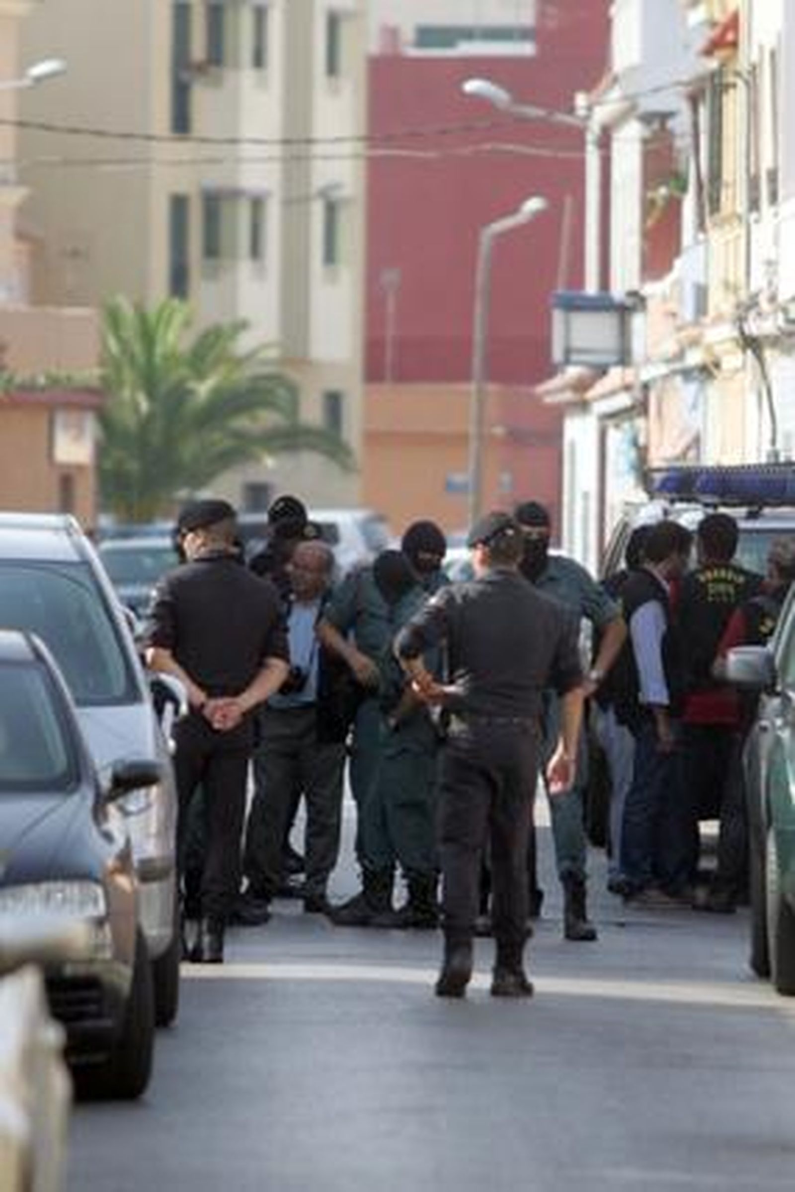 La Guardia Civil detiene a un hombre en La Línea por su presunta implicación con el terrorismo yihadista./  J.M Quiñones